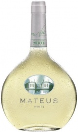 Вино ординарное белое полусухое "Матеуш" 0,75 л. 10%
